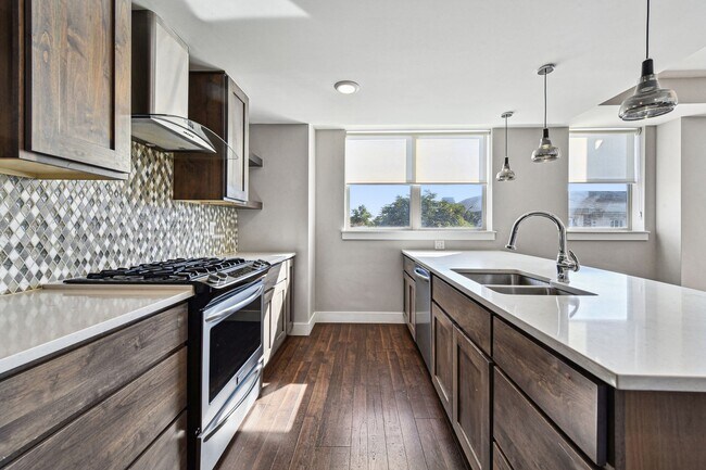 Photo - Spacious Luxury Living in City Park! 3Bd/2.5Ba Unit 401