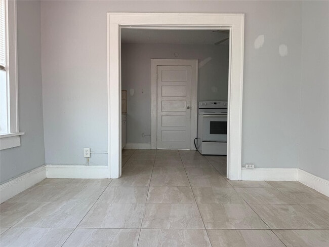 Photo - 1621 Van Buren St Unit 8