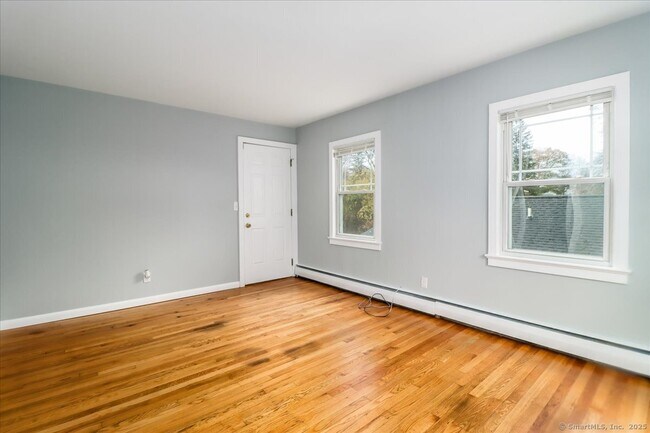 Photo - 9 Nicholas Square Unit B