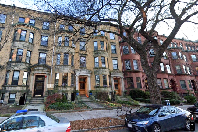 1079 Beacon St