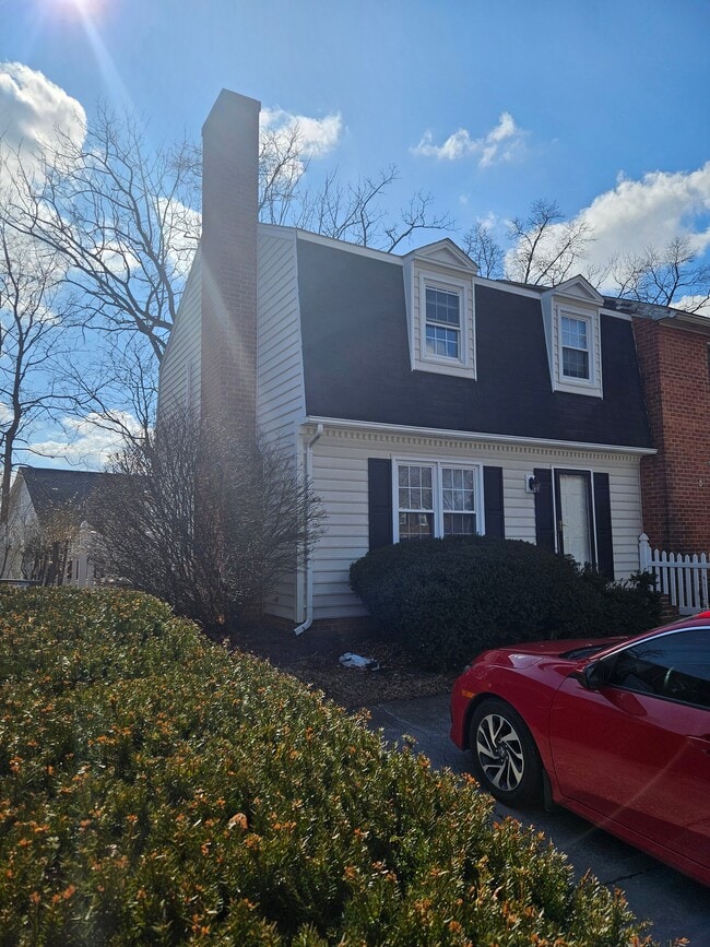 Building Photo - 813 Appleseed Ct