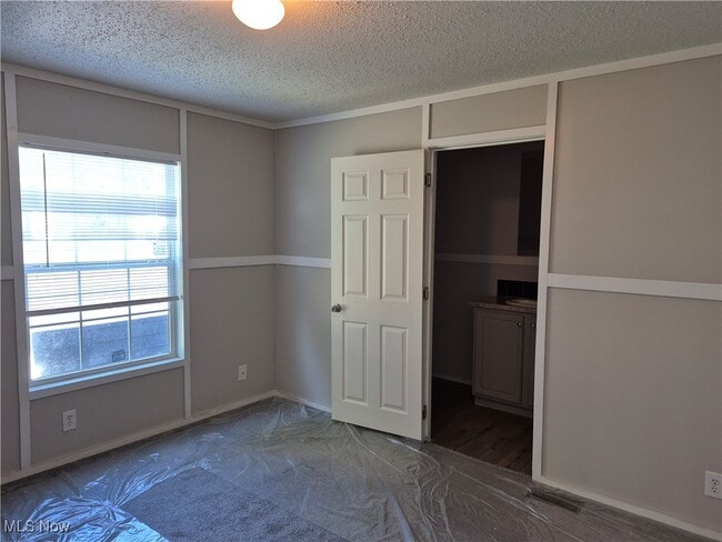 Photo - 105 Brenthaven St