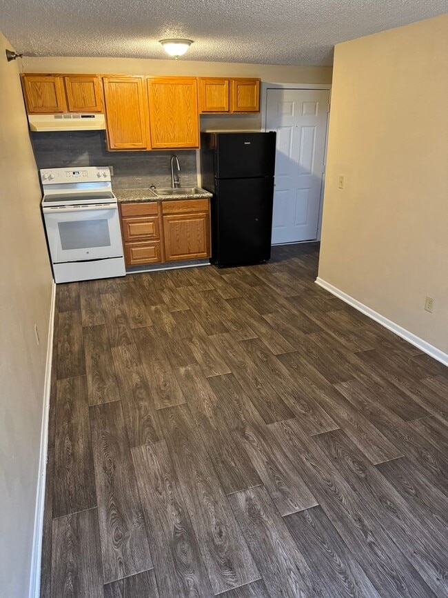 Photo - 205 Broadway St S Unit 3