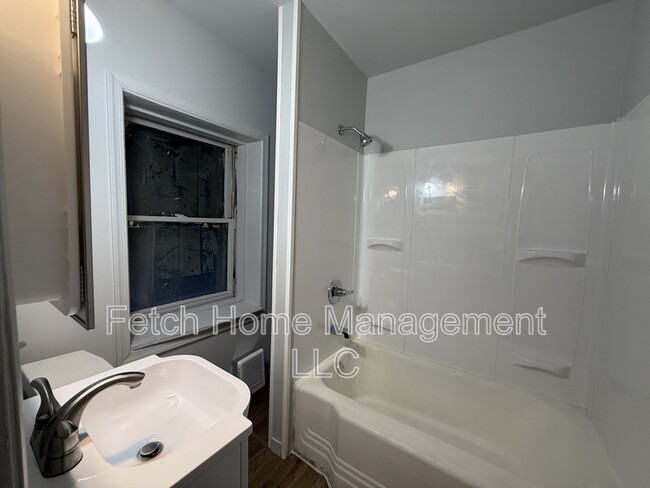 Photo - 347 S George St