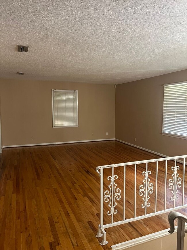 Photo - 110 Laurel Cir