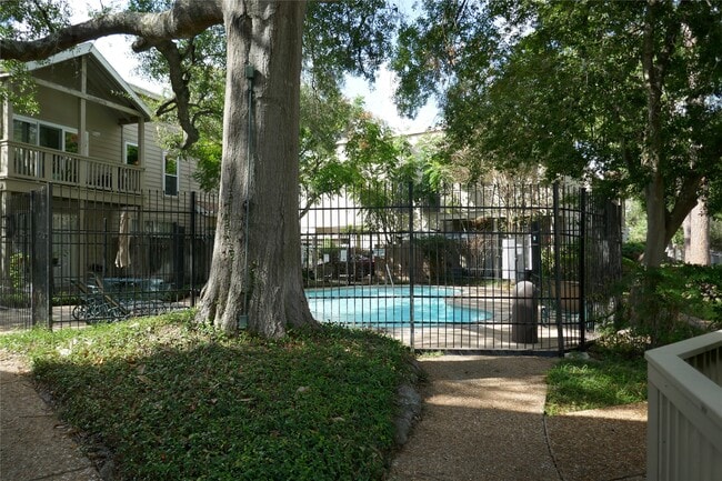 Photo - 2100 Tanglewilde St Unit 538