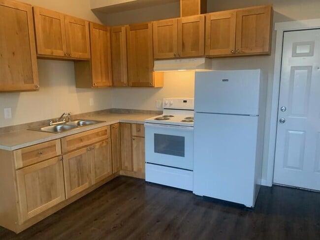 Building Photo - 204 4th Ave W Rental