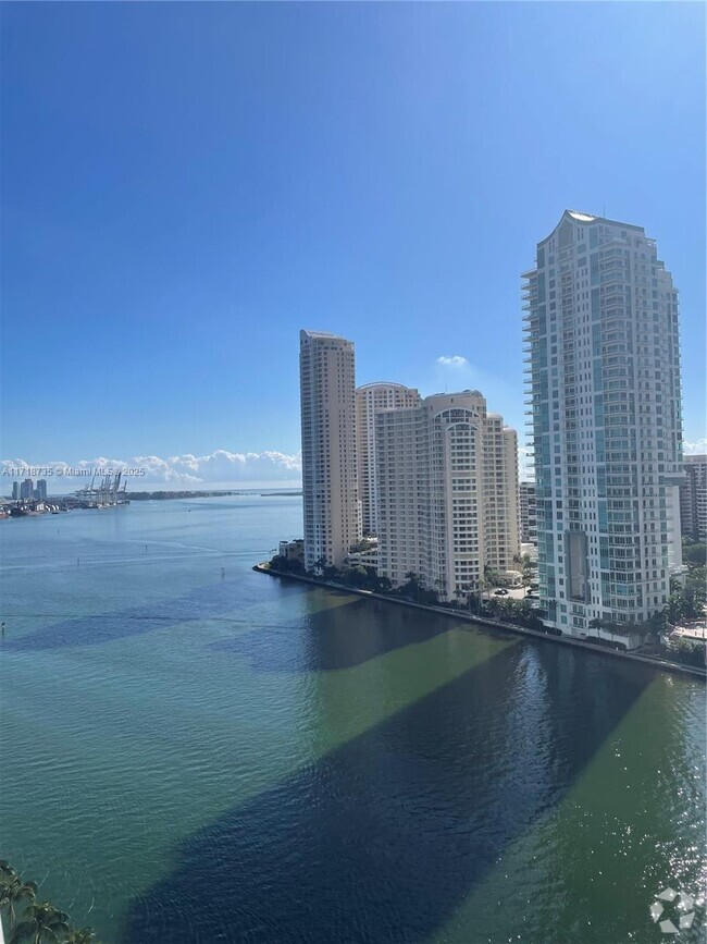 Building Photo - 300 S Biscayne Blvd Unit T-1508 Rental