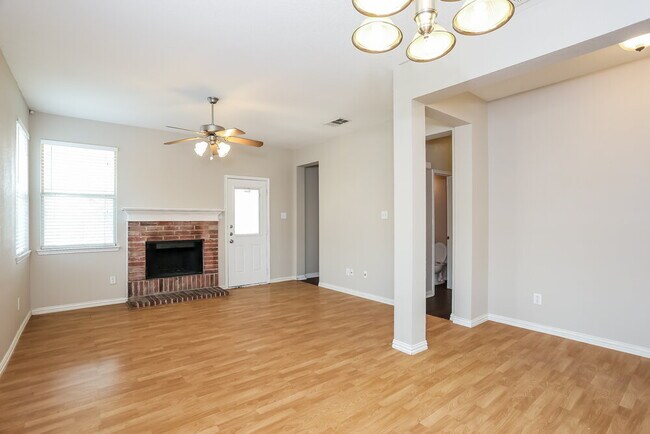 Photo - 1008 Buffalo Springs Dr