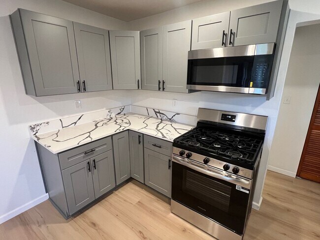 Photo - Beautiful 2 Bed/2 Bathroom Home located in...