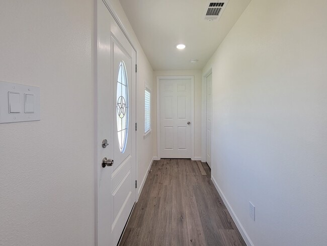 Photo - 413 S Market St