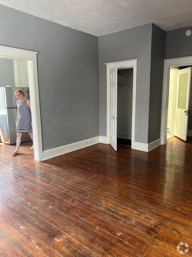 Building Photo - 32 W High St Unit 32 W High St Apt 302