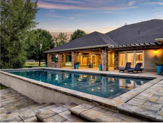 Photo - 103 S Alder Ln