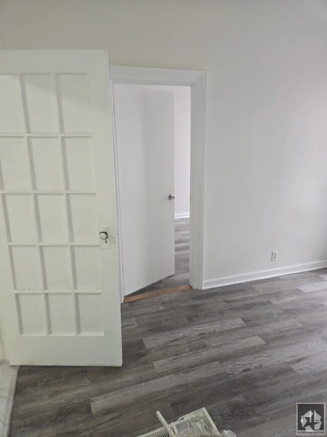 Building Photo - BRISTOL STREET Unit 1R Rental