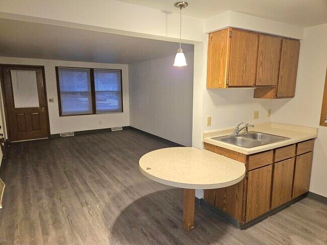 Photo - 427-429 Michigan Ave