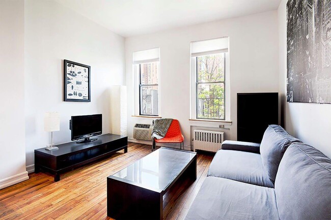 Building Photo - 237 E 88th St
