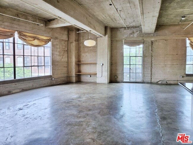 Building Photo - 1855 Industrial St Unit 318