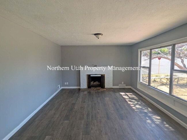 Photo - New Paint - 3 Bed 1 Bath