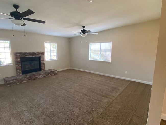 Photo - 3BD/2BA Beautiful Riverside Home!!