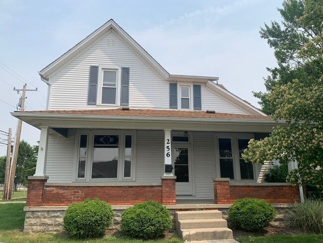 Photo - 256 E 5th St