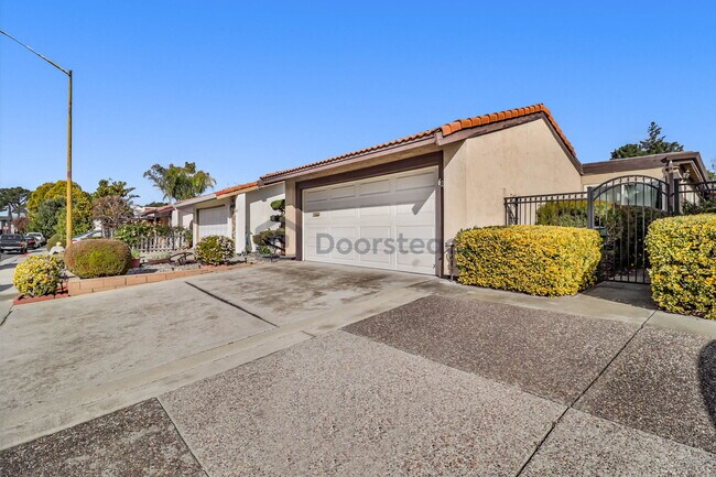 Photo - 620 Lisa Way