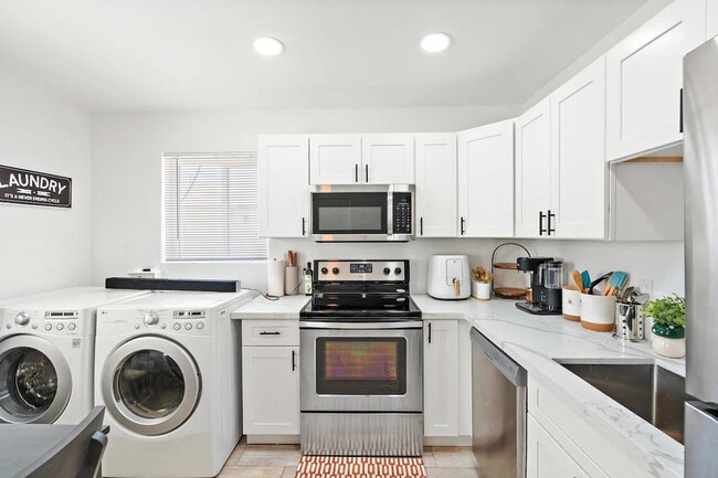 Photo - 2302 W Colter St Unit ID1244357P