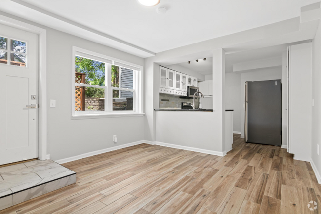 Building Photo - 519 W 22nd St Unit 1 Rental