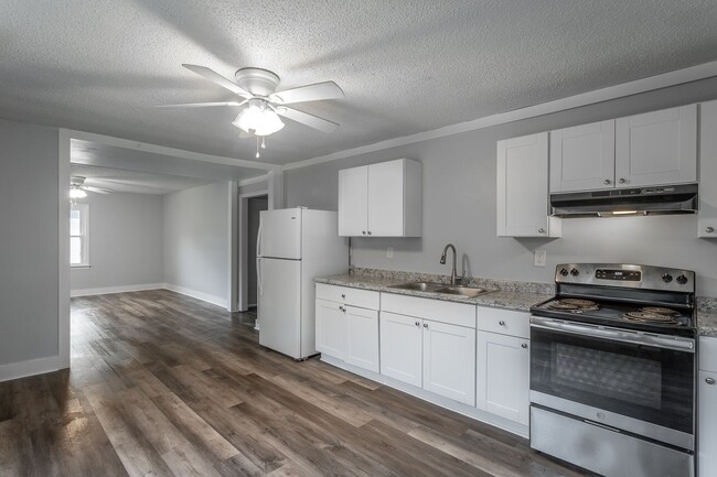 Building Photo - 11213 Dayton Pike Unit A