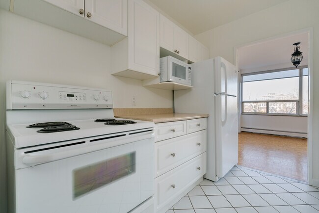 Photo - SUPER-SIZED superior suites in Forest Hill... Unit 2 Bedroom