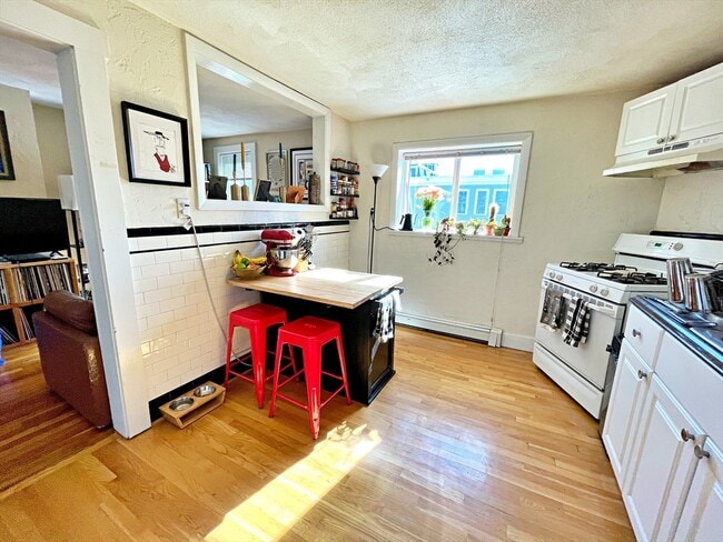 Photo - 307 Sumner St Unit 3