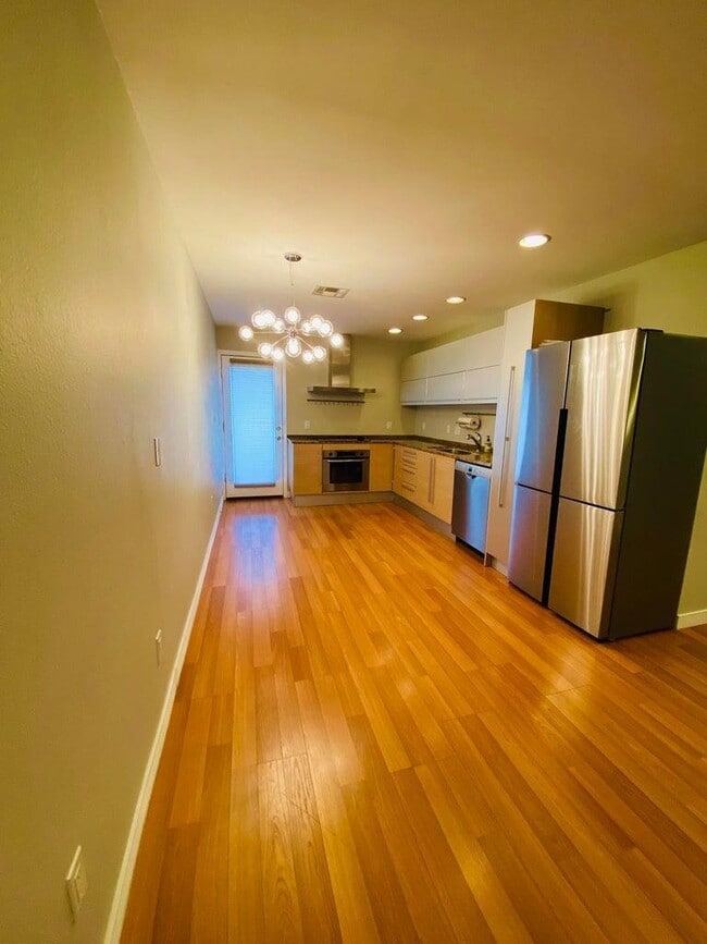 Photo - 1850 E Maryland Ave