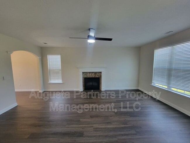 Photo - 6026 Clifford St