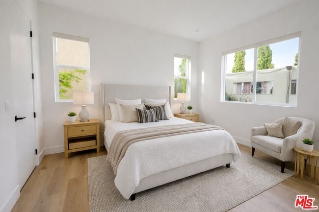 Photo - 11241 Morrison St Unit 6