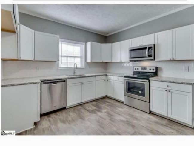 Building Photo - 4 Kilgore St Rental
