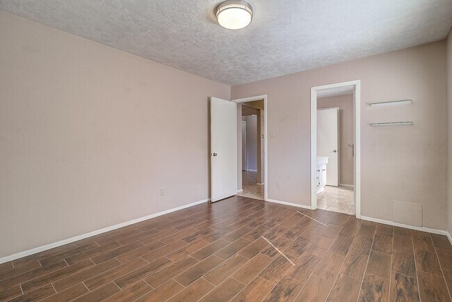 Photo - 1014 Woodbridge Ave