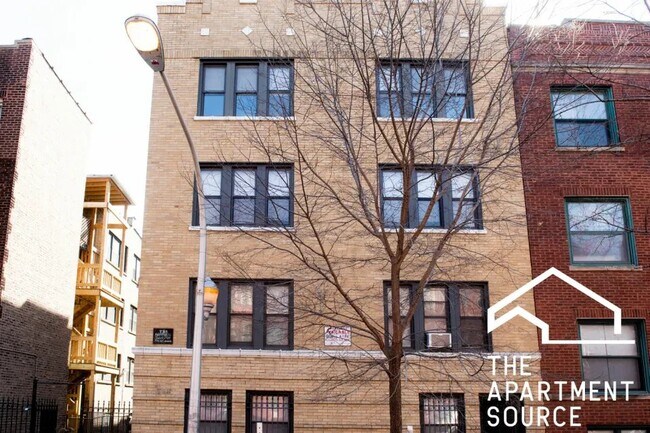 Building Photo - 837 W Cornelia Ave Unit 837 West Cornelia Avenue
