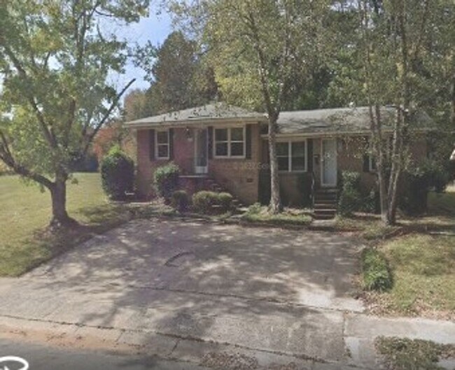 Remodeled 2 Bedroom 1 Bedroom Duplex off t... Rental House Rental in