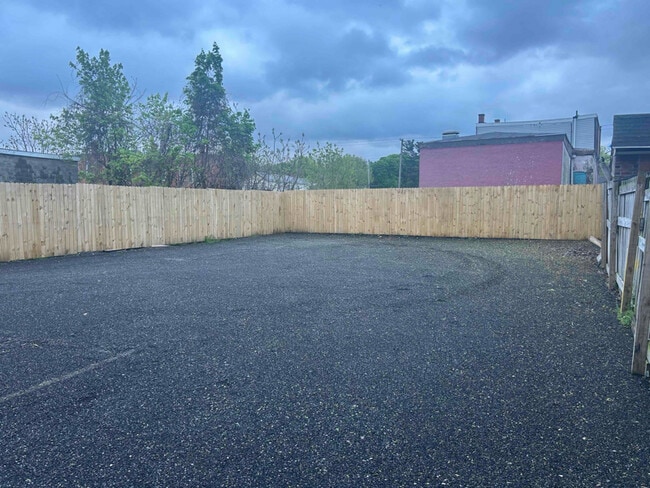 Photo - 523 W 17th St Unidad 2