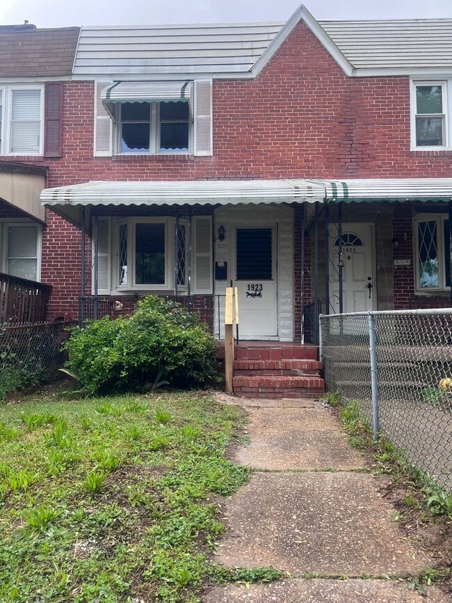 Cozy 2-Bedroom Home Available Now - Cozy 2-Bedroom Home Available Now