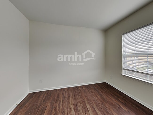 Photo - 4134 Vance Rd N