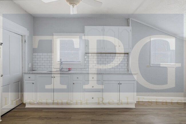 Photo - 6821 Bales Ave