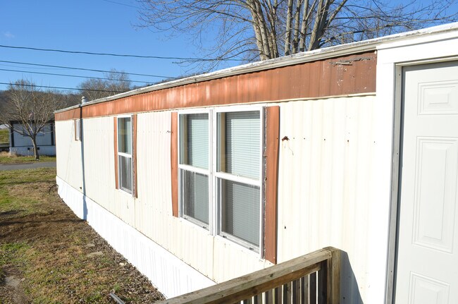 Photo - 553 Patton St