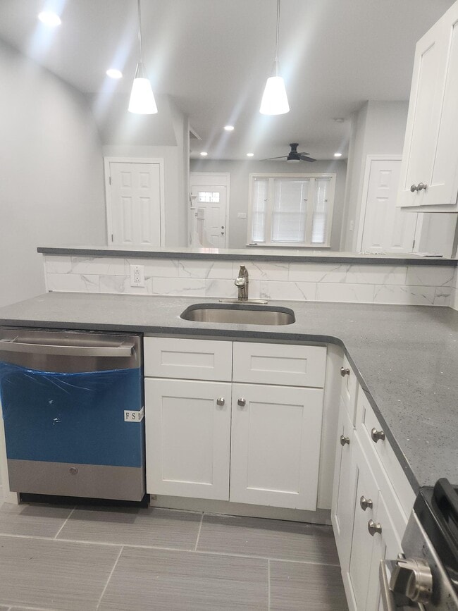 Photo - 328 N Redfield St