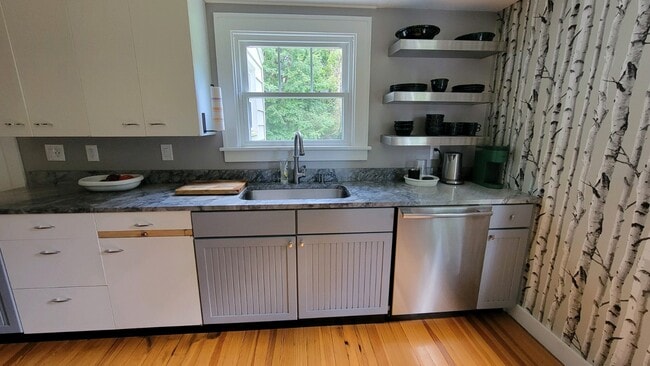 Photo - 349 Elm St