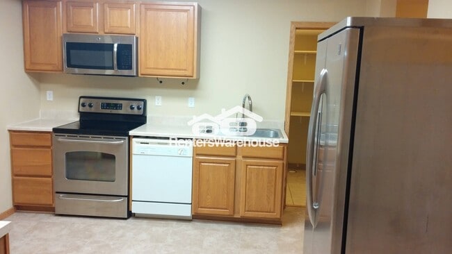 Photo - 127 S Cedar St