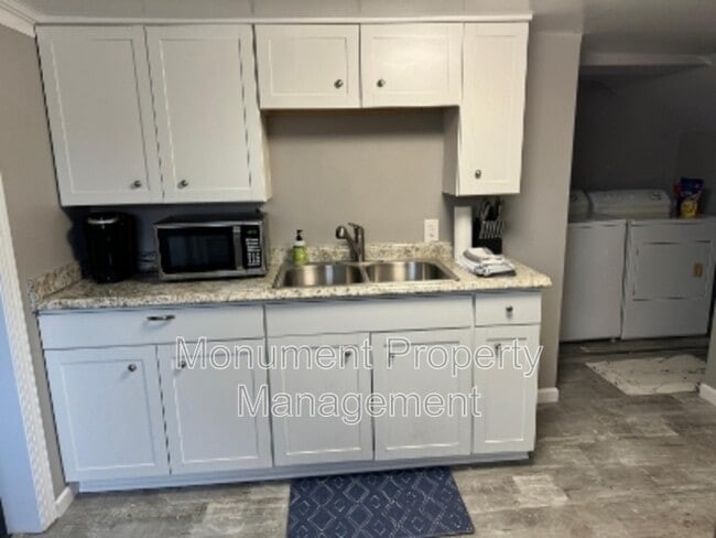 Photo - 105 W Hamilton St