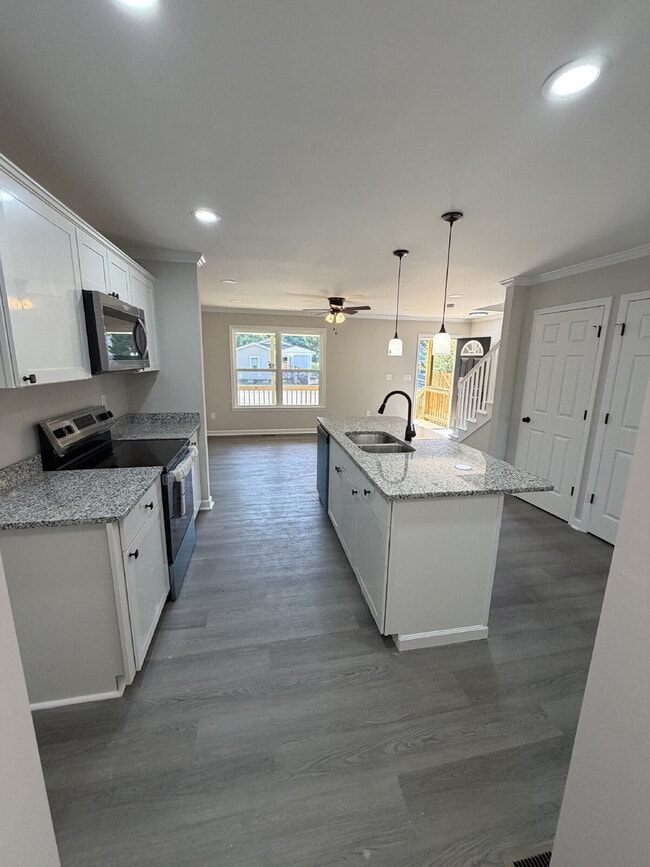 Photo - Pet-Friendly Charming 3-Bedroom, 2-Bath Home on Harrison Ave – Your Cozy Retreat Awaits!"