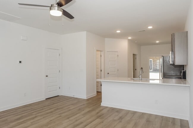 Photo - Madison - East Limestone