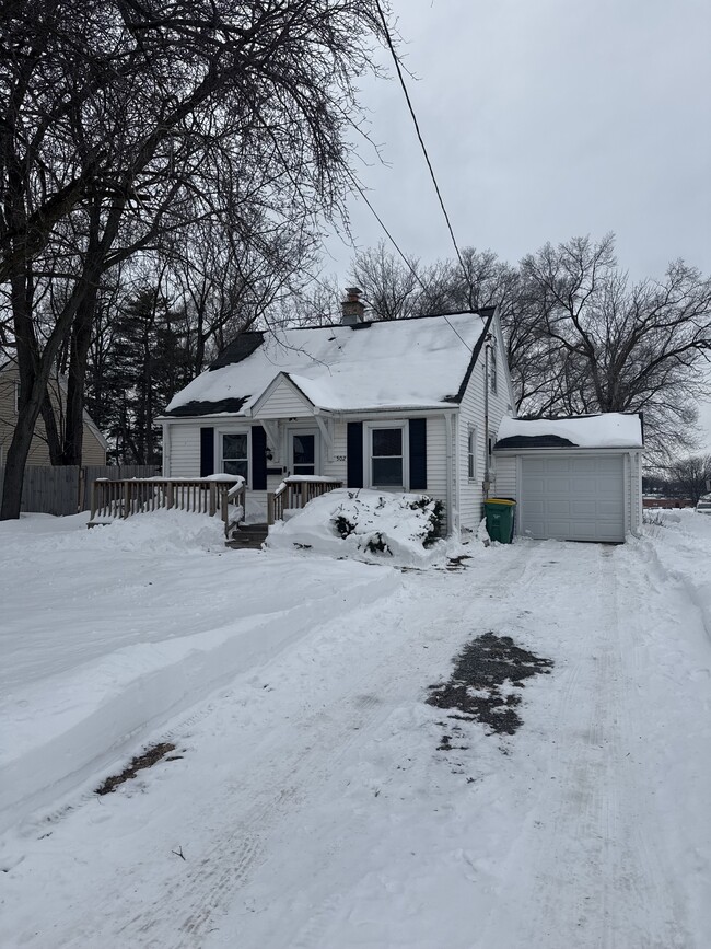 Photo - 502 S Fisk St