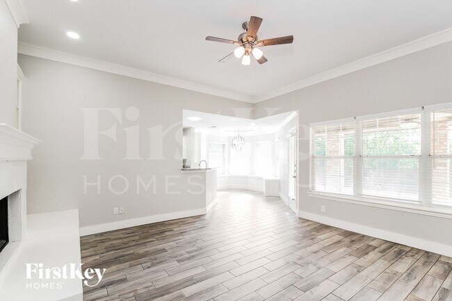 Photo - 6 W Sharon Dr